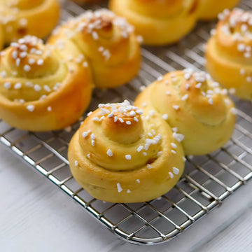 2025-12-06 – St. Lucia Buns (Online)